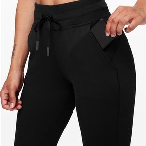 LULU sweat pants